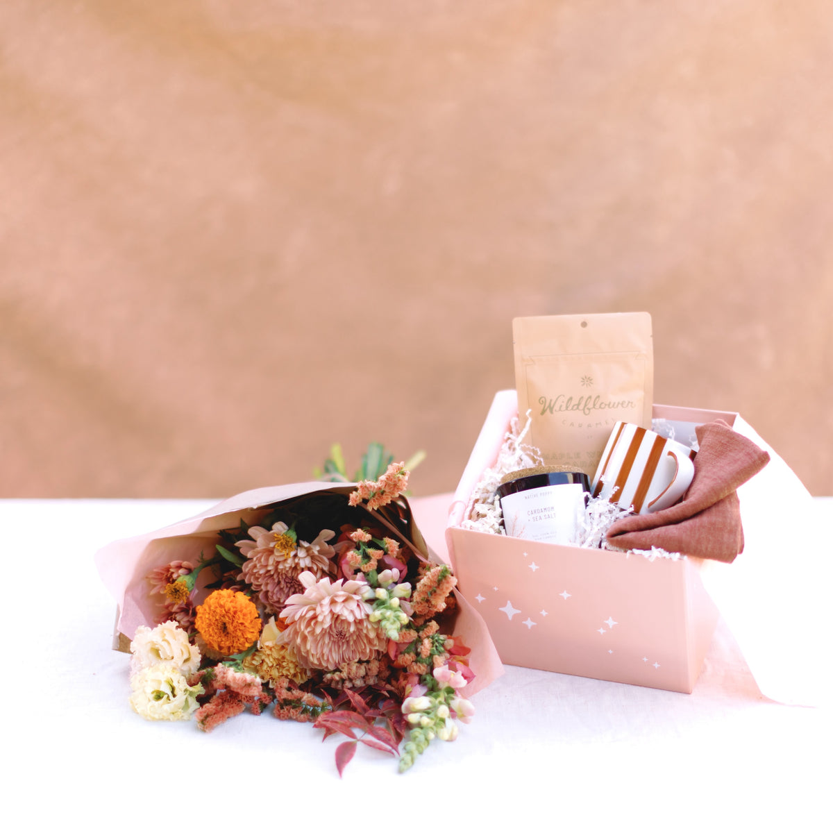 Thanksgiving Gift Box + Flower Bundle