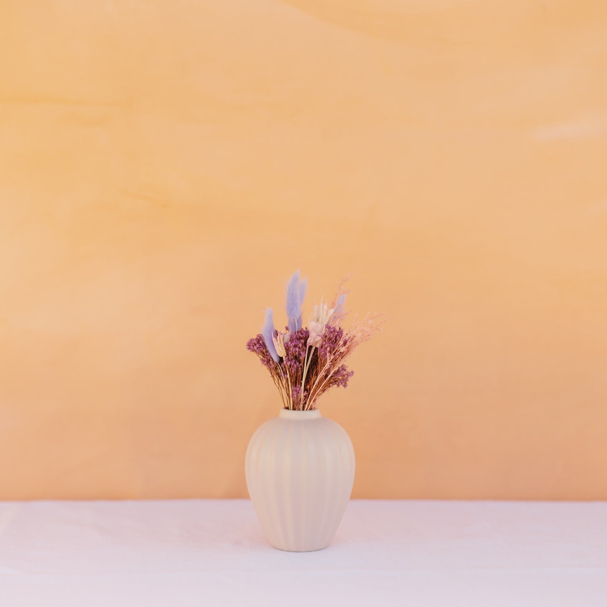 bud vase arrangement