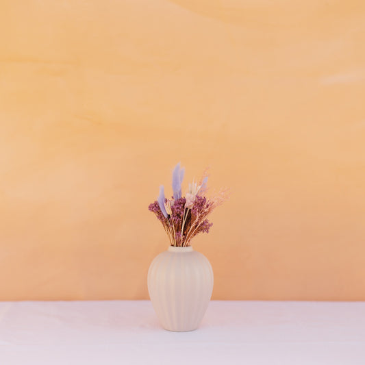 bud vase arrangement