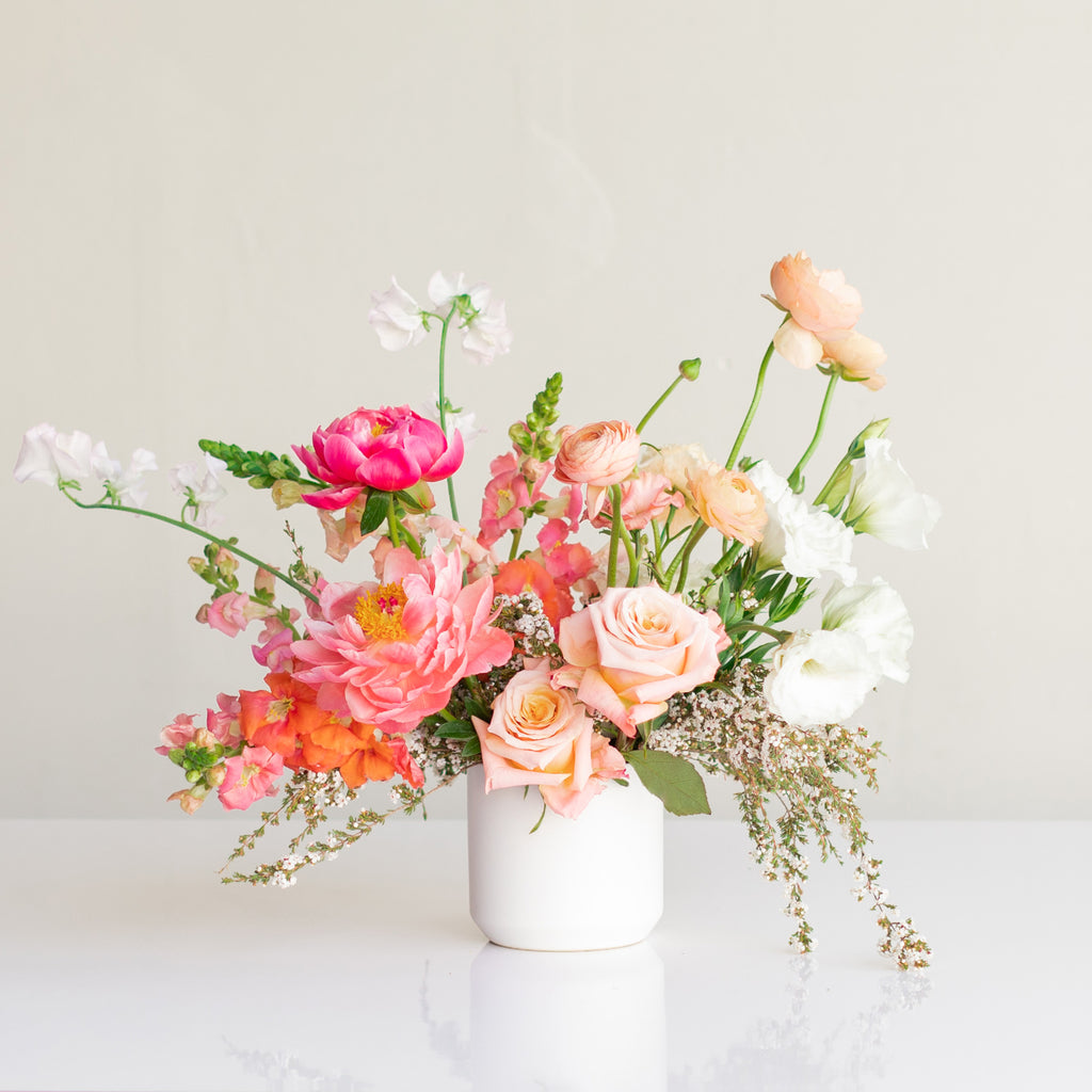 Classic centerpiece wedding flower arrangement from Native Poppy